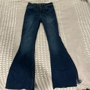 Hollister high-rise flare Jean. EUC